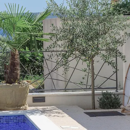 Luxury -heated Pool -jacuzzi טרוגיר