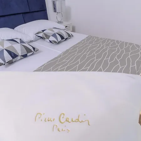 Villa Luxury -heated Pool -jacuzzi *