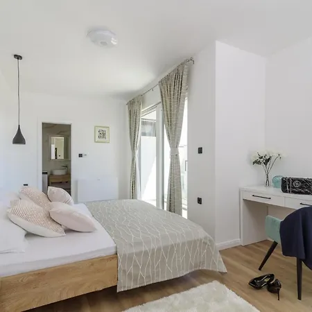 Luxury -heated Pool -jacuzzi