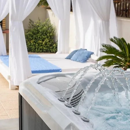 Luxury -heated Pool -jacuzzi *