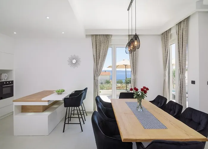 Villa Luxury -heated Pool -jacuzzi *