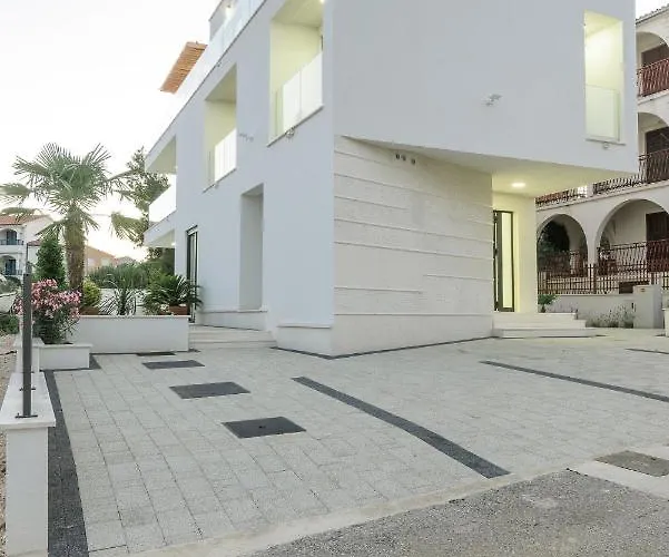 Villa Luxury -heated Pool -jacuzzi