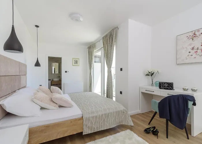 Luxury -heated Pool -jacuzzi