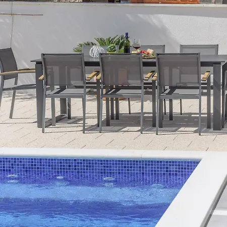 Luxury -heated Pool -jacuzzi *