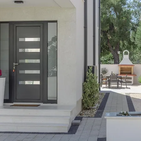 Luxury -heated Pool -jacuzzi *