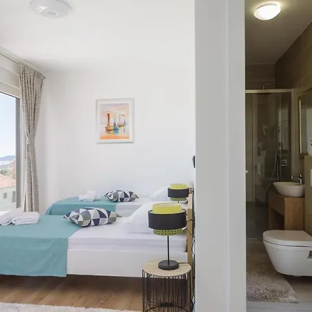 Luxury -heated Pool -jacuzzi Трогір