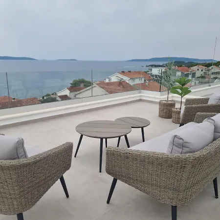 Вілла Luxury -heated Pool -jacuzzi Трогір