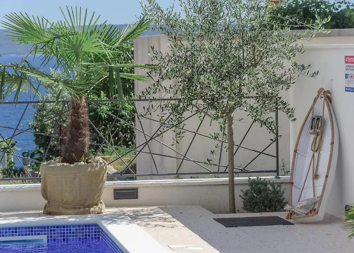 Luxury -heated Pool -jacuzzi Trogir