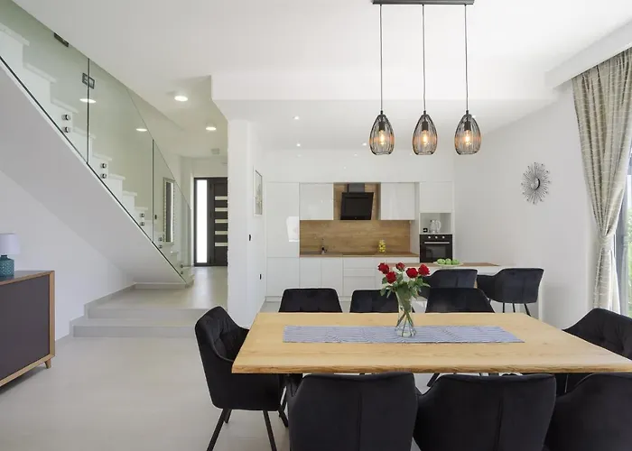 Luxury -heated Pool -jacuzzi * Trogir