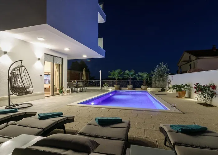 Luxury -heated Pool -jacuzzi *