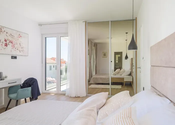 Villa Luxury -heated Pool -jacuzzi Trogir