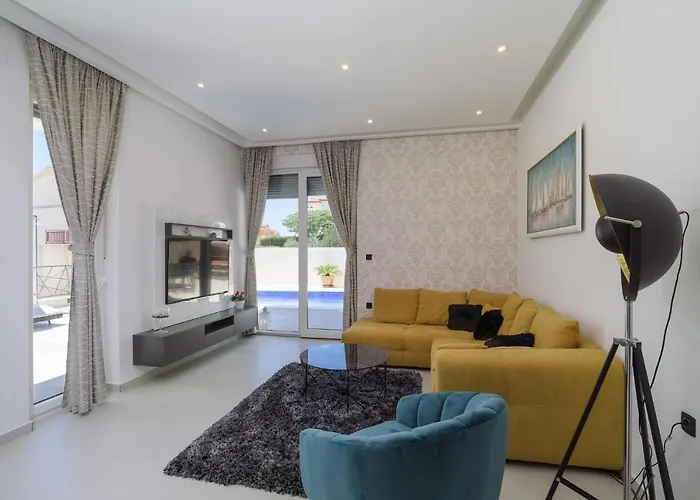 Luxury -heated Pool -jacuzzi Trogir