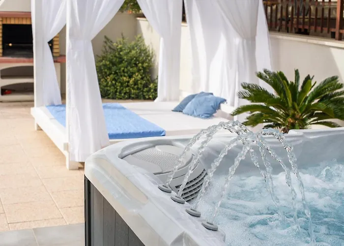 Luxury -heated Pool -jacuzzi *